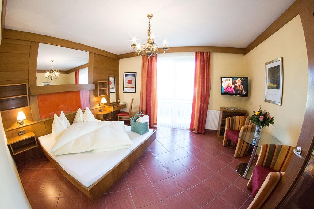 Seehotel Steiner Seeboden Bagian luar foto